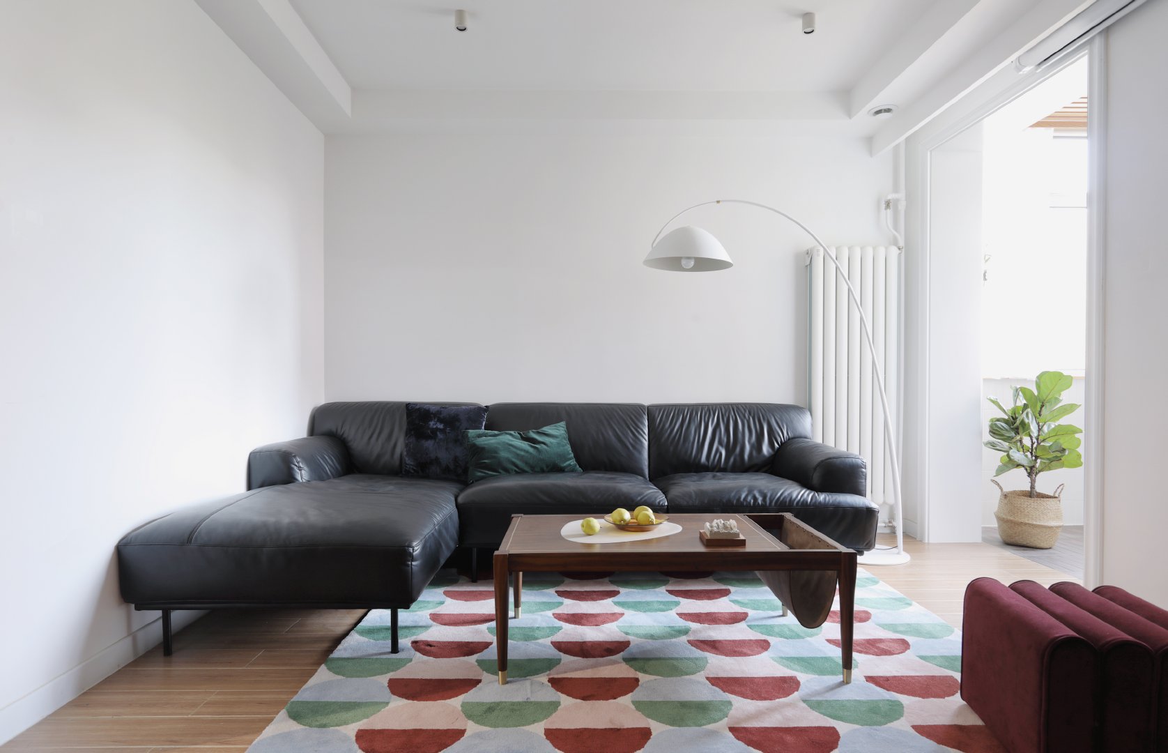 中庭裝飾施工團隊為您分析刮膩子重要性，讓您安心入馨家