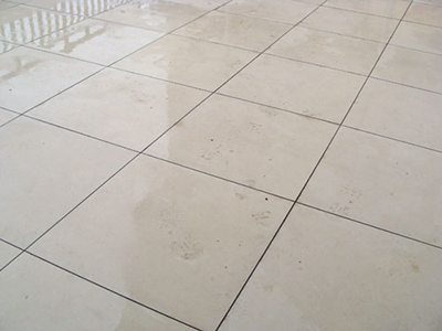 裝修百科解答 客廳地磚要不要留縫？